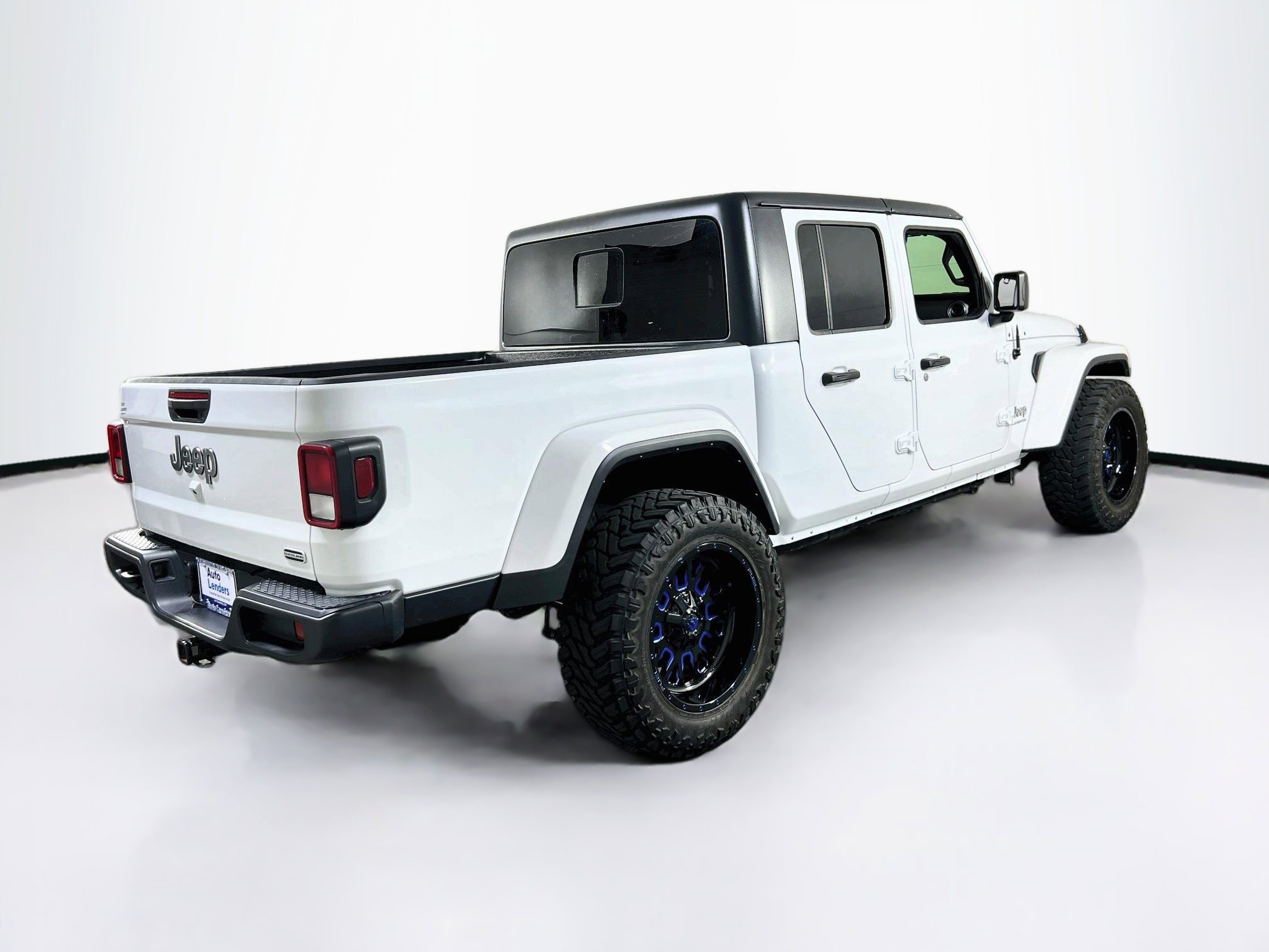 Used 2023 Jeep Gladiator Overland AWD/4WD image 5