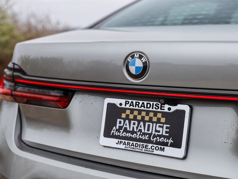 Used 2021 BMW 740i w/ M Sport Package RWD image 16
