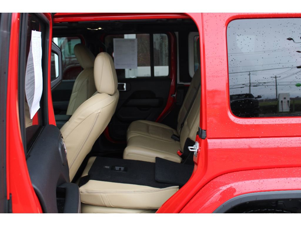 Used 2018 Jeep Wrangler Unlimited Sahara w/ Dual Top Group image 22