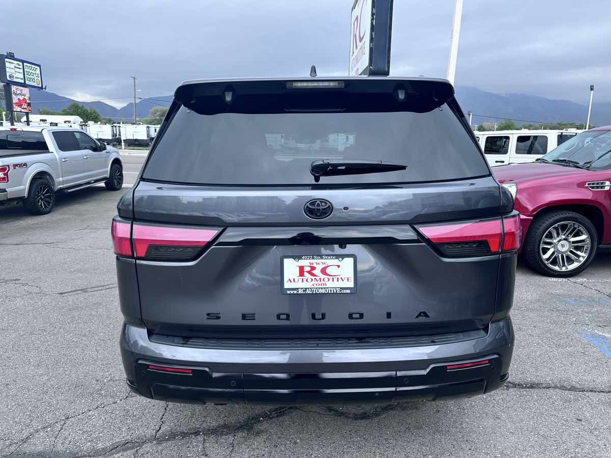 Used 2024 Toyota Sequoia Platinum image 6