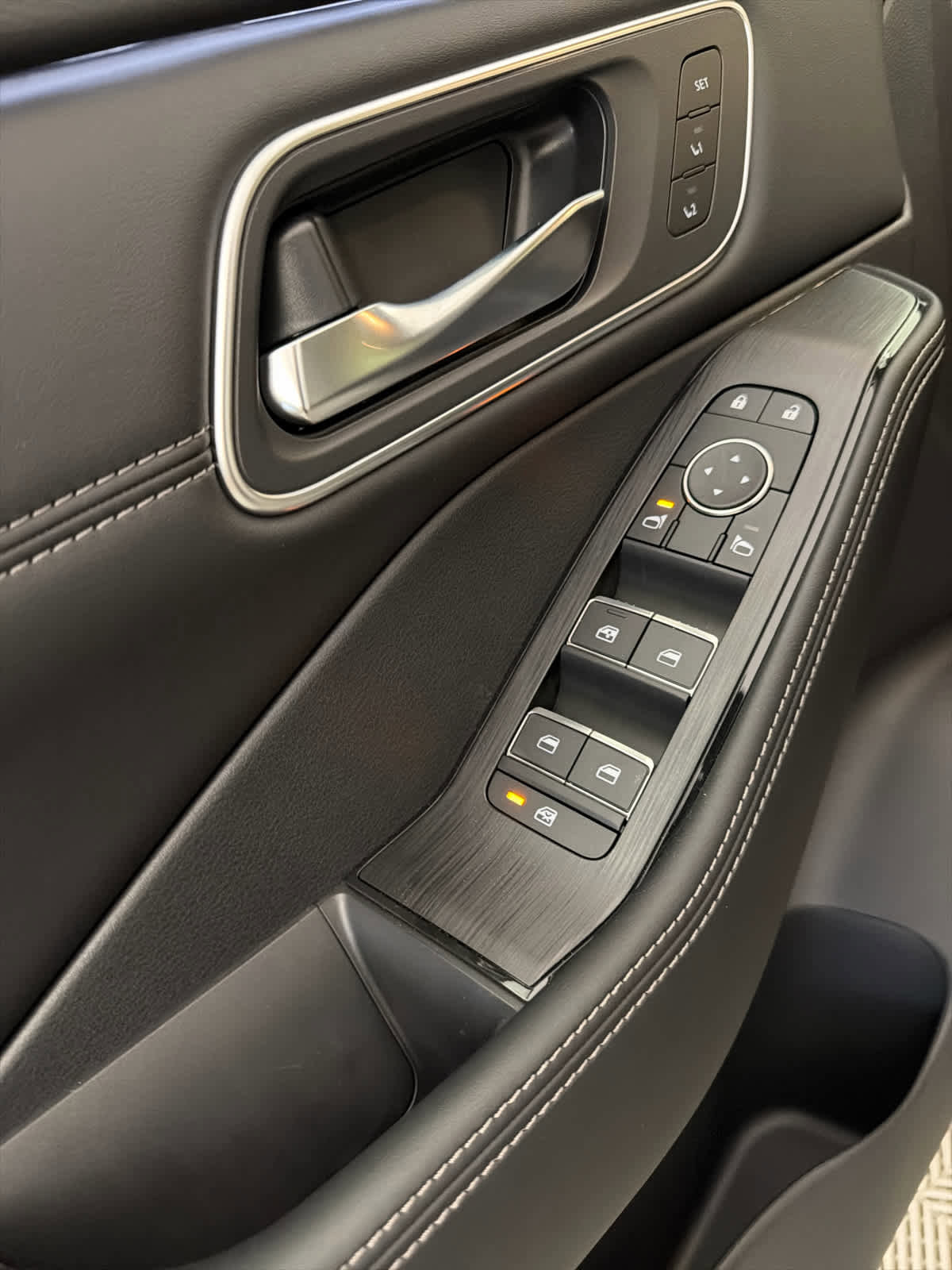 New 2026 Nissan Rogue Platinum image 14