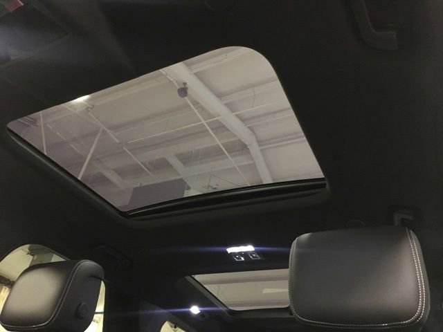 New 2024 Land Rover Discovery Dynamic SE image 20