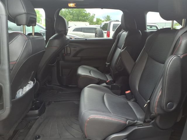 Certified 2025 Toyota Sienna XSE w/ XSE Plus Package AWD/4WD image 11
