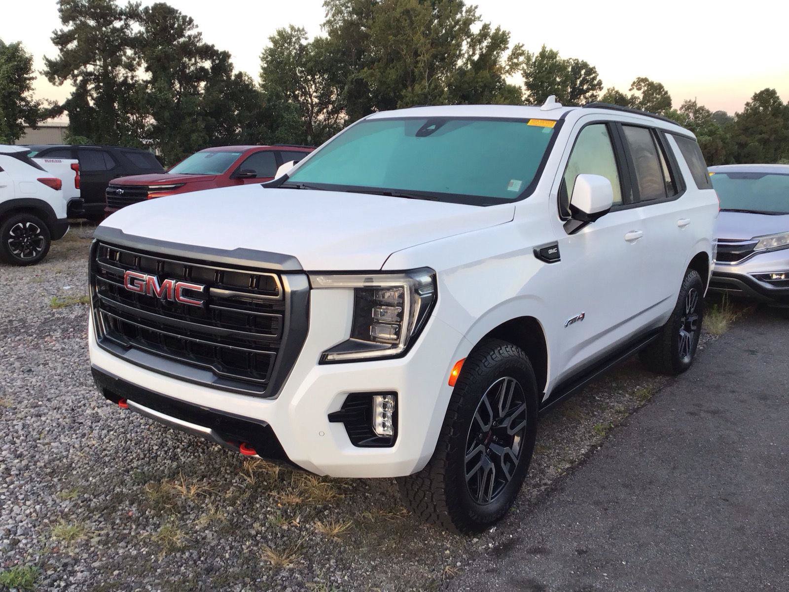 Used 2021 GMC Yukon AT4 w/ Technology Package AWD/4WD image 2
