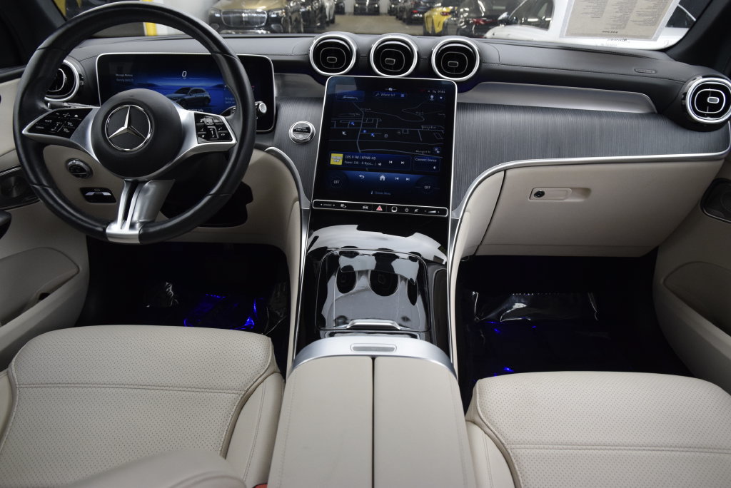 Used 2023 Mercedes-Benz GLC 300 image 19