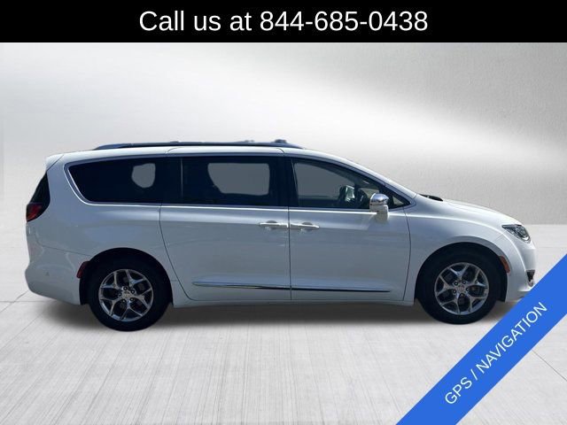 Used 2018 Chrysler Pacifica Limited w/ Advanced Safetytec Group FWD image 4