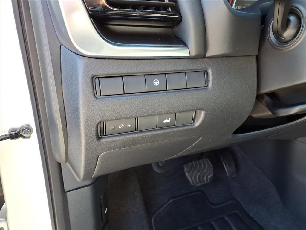 Used 2023 Nissan Rogue SV w/ SV Premium Package image 18