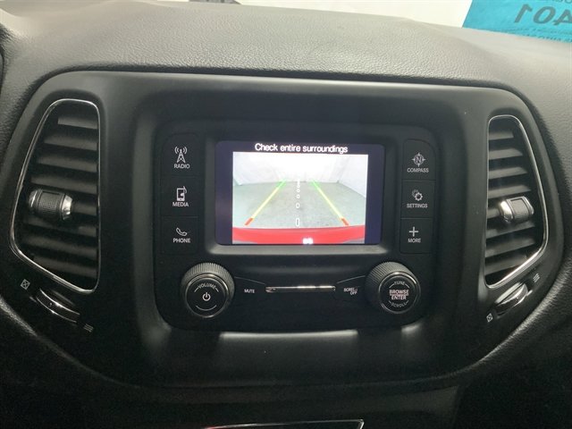 Used 2017 Jeep Compass Latitude image 29