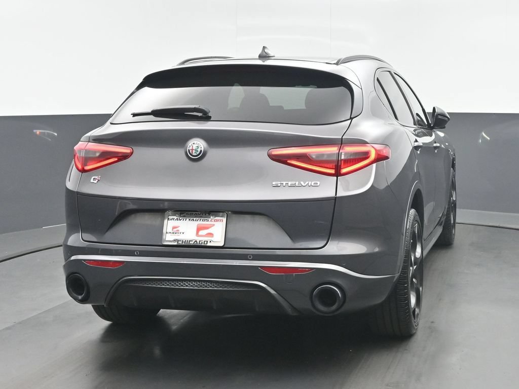 Used 2022 Alfa Romeo Stelvio Veloce AWD/4WD image 4