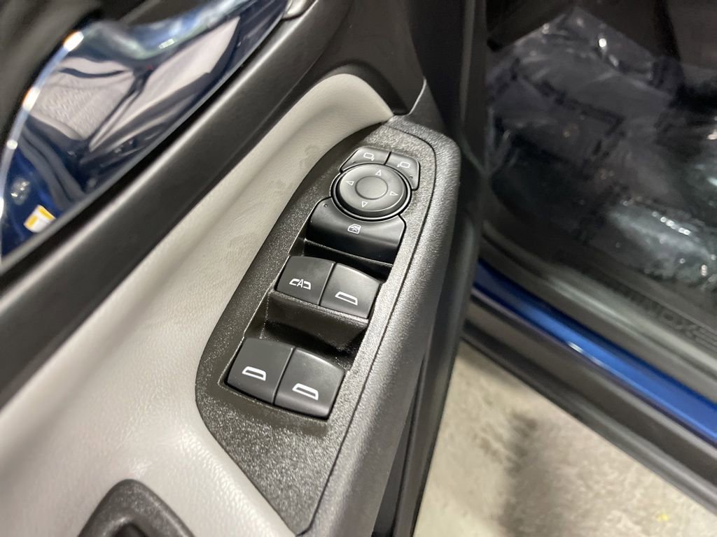 Used 2023 Chevrolet Equinox LS w/ LS Convenience Package FWD image 22
