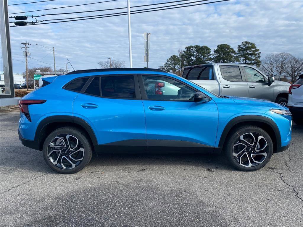 New 2026 Chevrolet Trax RS w/ Driver Confidence Package image 2