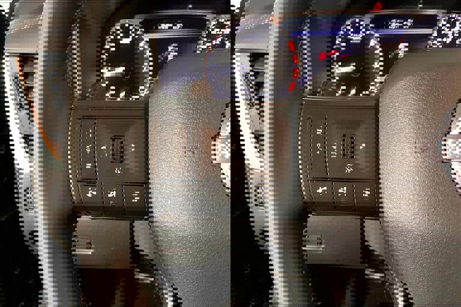 Used 2025 Nissan Rogue SV image 18