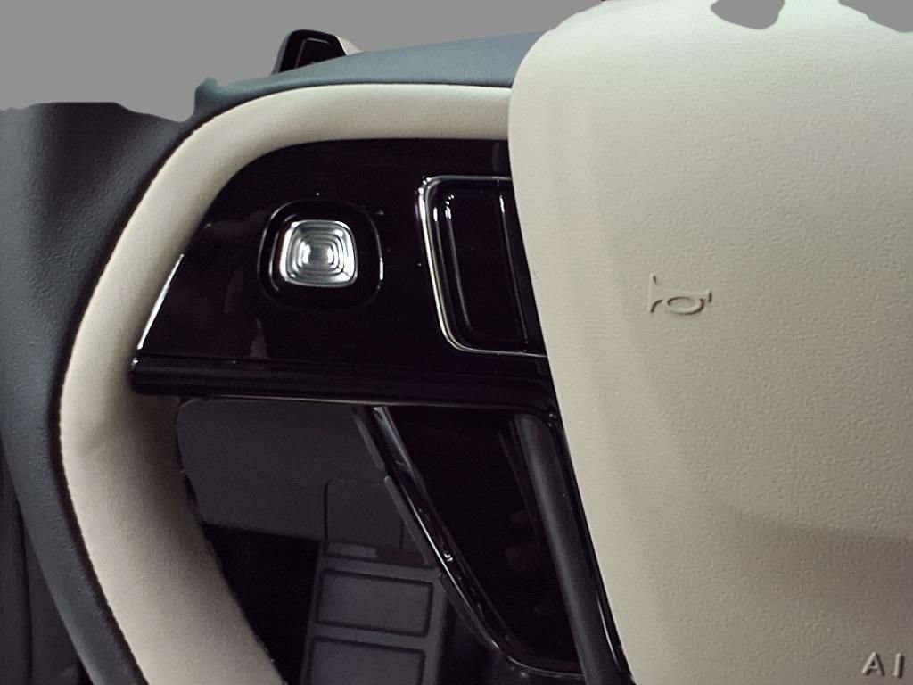 New 2025 Lincoln Corsair Reserve w/ Equipment Group 202A AWD/4WD image 19