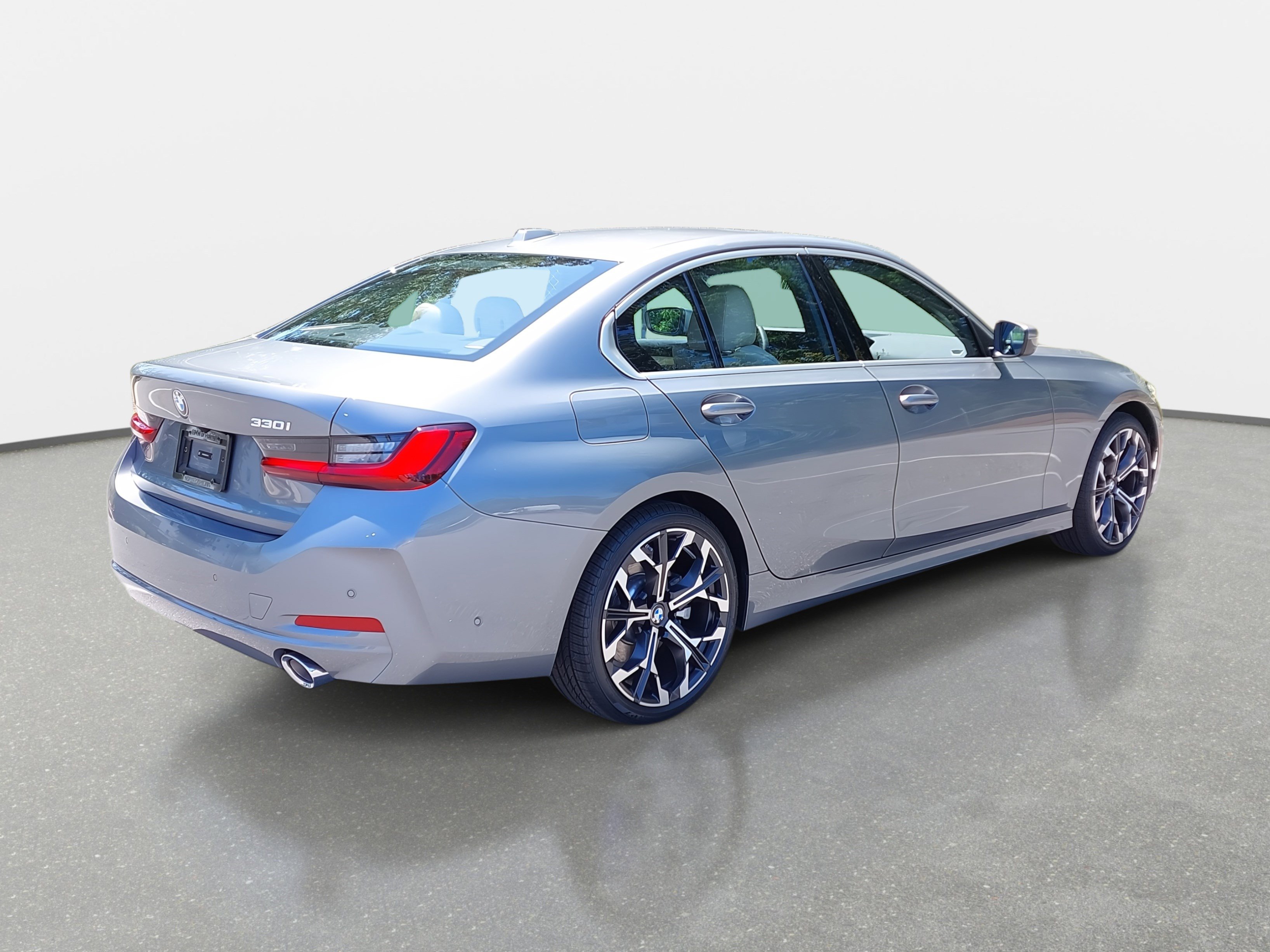 New 2025 BMW 330i Sedan w/ Premium Package image 5