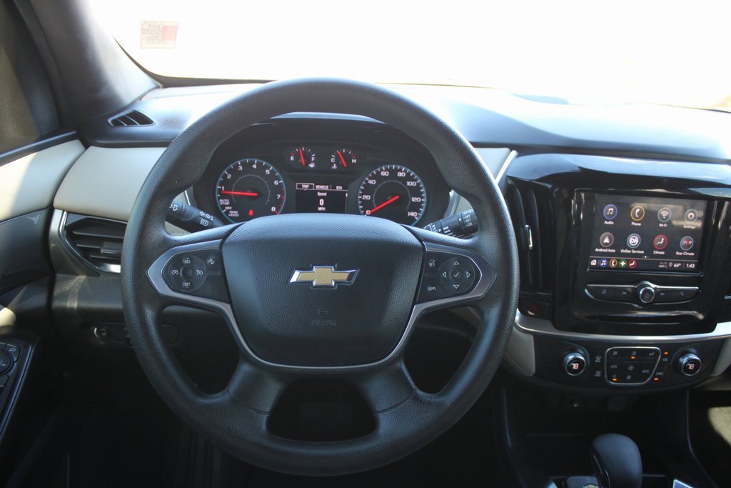 Used 2023 Chevrolet Traverse LS image 12