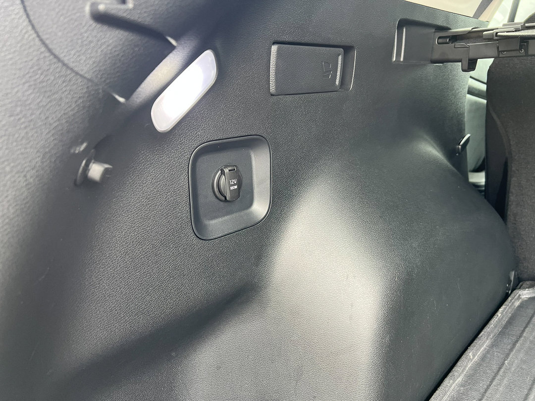 Used 2023 Kia Sportage SX image 7