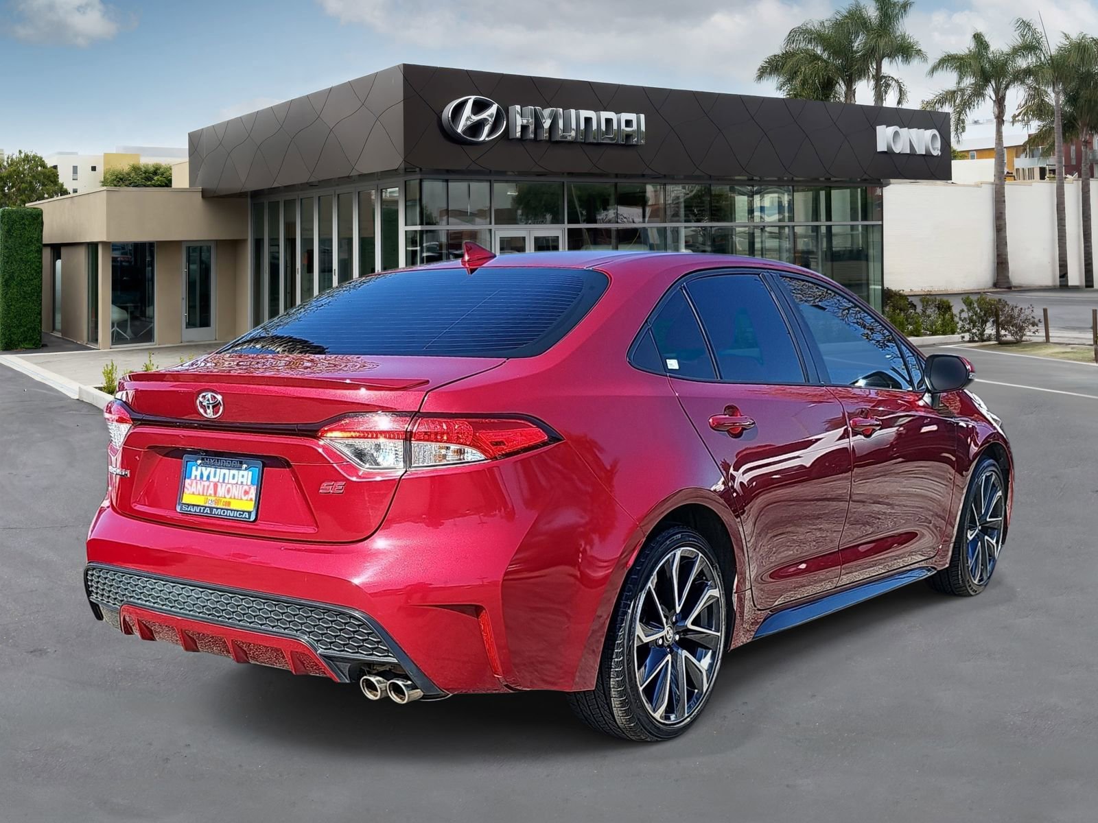 Used 2022 Toyota Corolla SE FWD image 3