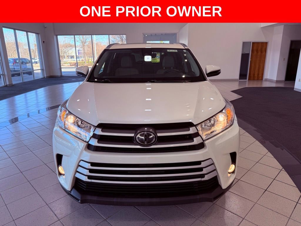Used 2018 Toyota Highlander XLE image 2