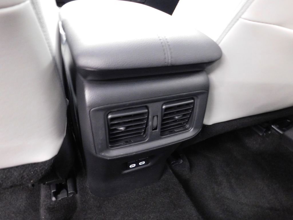 Used 2023 Toyota RAV4 XLE Premium image 14