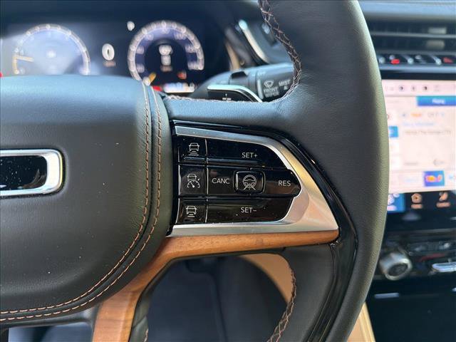 Used 2024 Jeep Grand Cherokee Summit AWD/4WD image 16