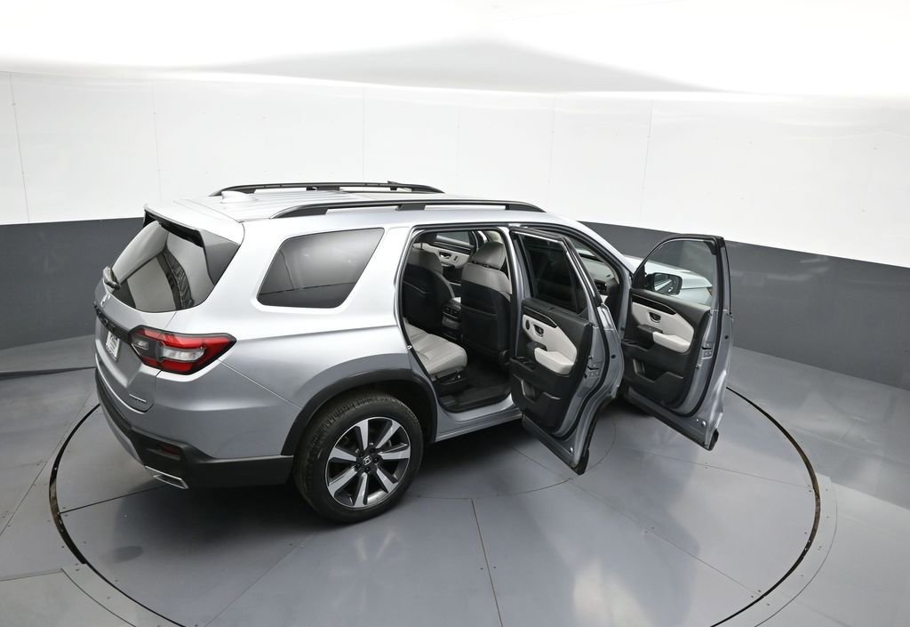 Certified 2023 Honda Pilot Touring image 47