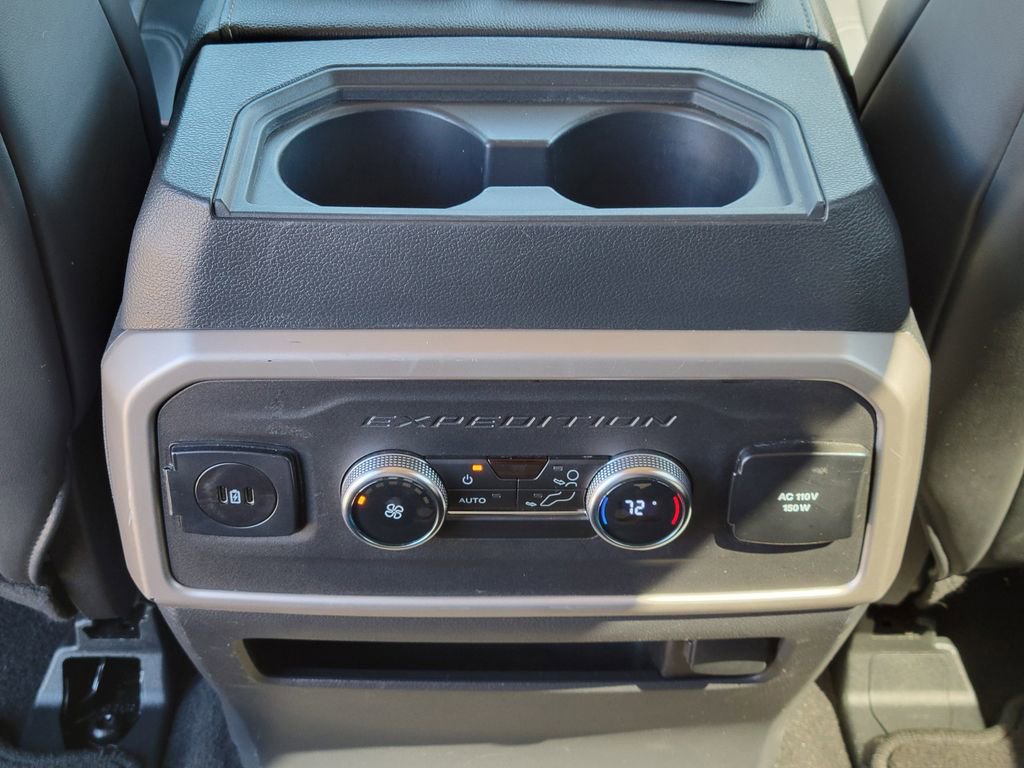 Used 2024 Ford Expedition XLT image 17