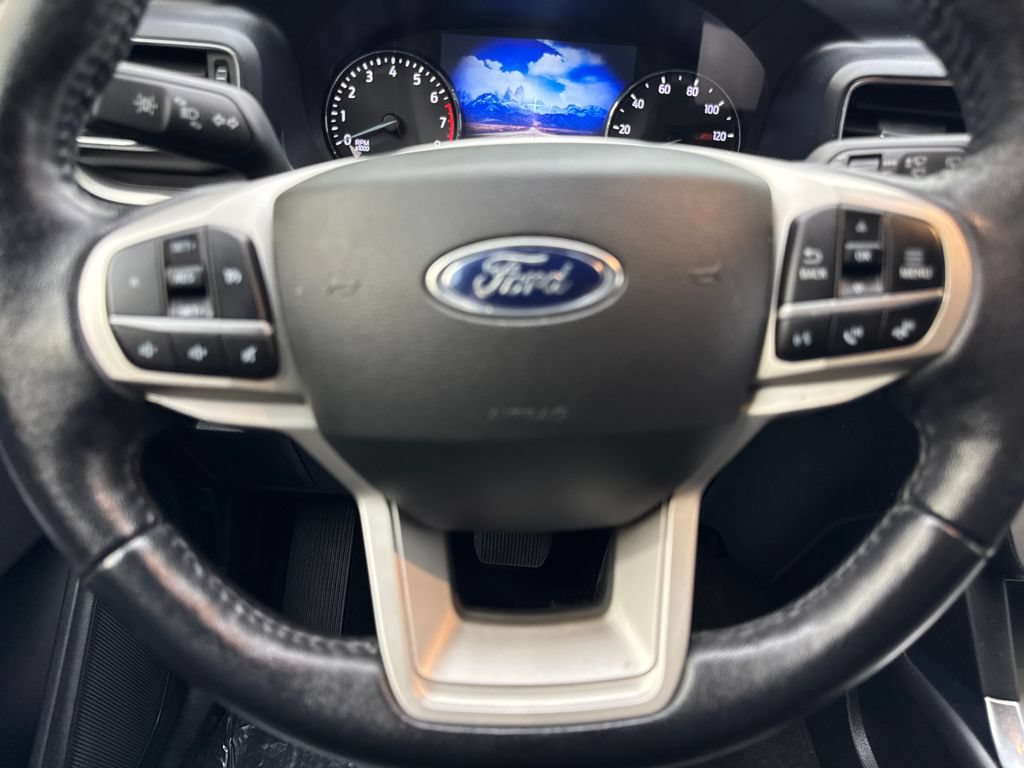 Used 2022 Ford Explorer XLT w/ Equipment Group 202A AWD/4WD image 62