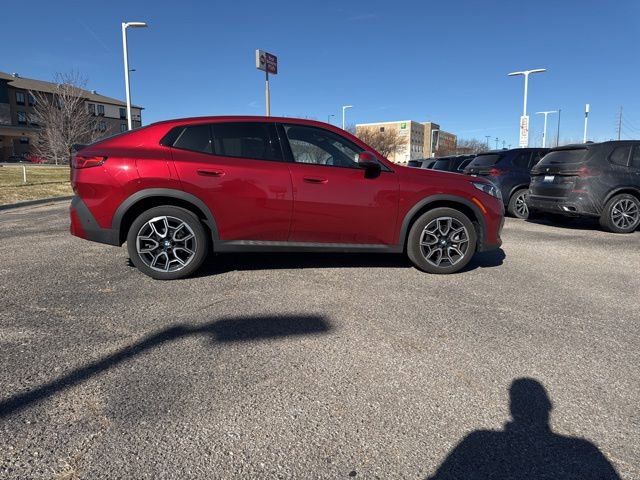 Used 2025 BMW X2 xDrive28i w/ Premium Package image 8