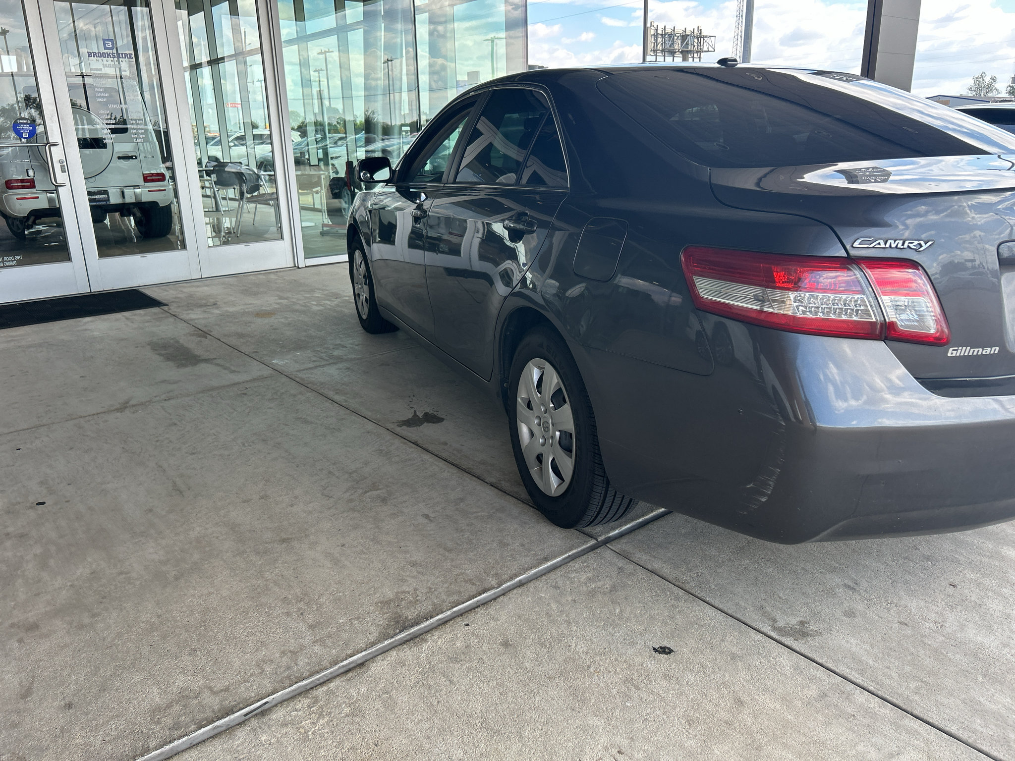 Used 2010 Toyota Camry LE FWD image 7