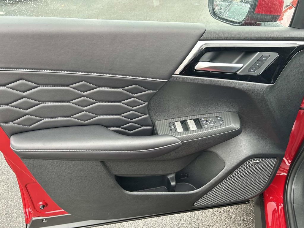 New 2025 Mitsubishi Outlander SEL image 21