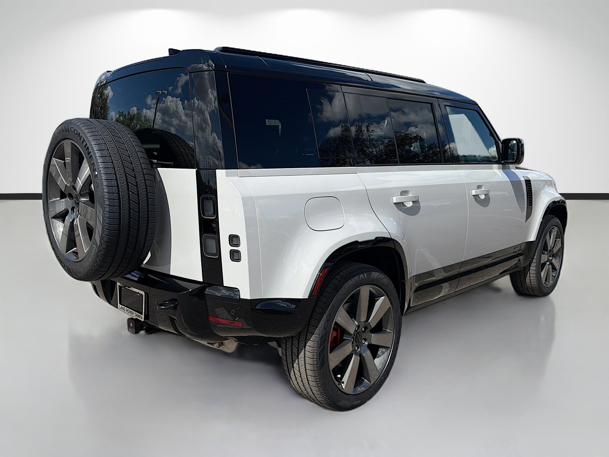 New 2026 Land Rover Defender 110 X image 5