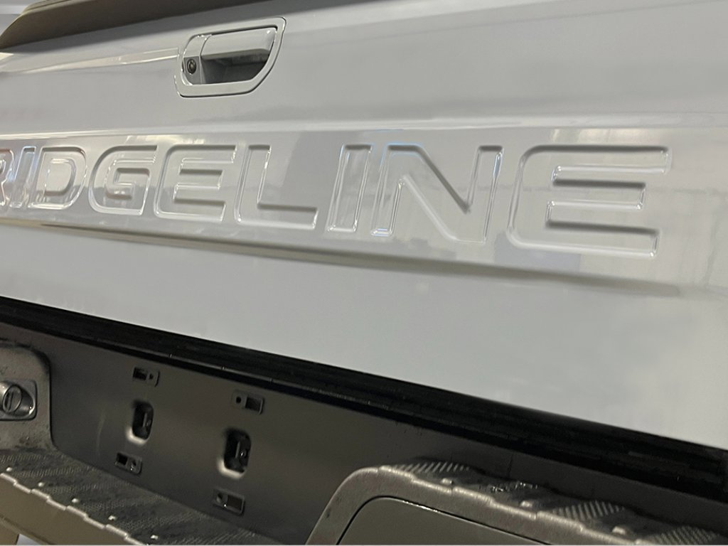 New 2026 Honda Ridgeline Black Edition image 9