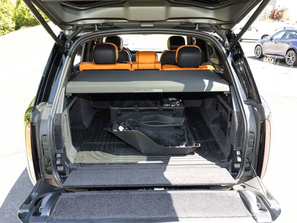Used 2025 Land Rover Range Rover SE AWD/4WD image 53