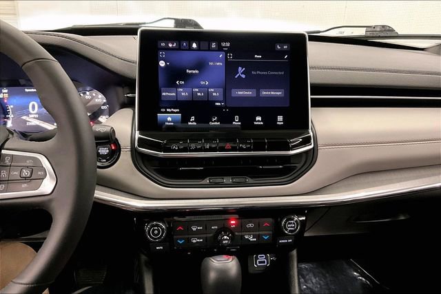 Used 2024 Jeep Compass Limited image 30