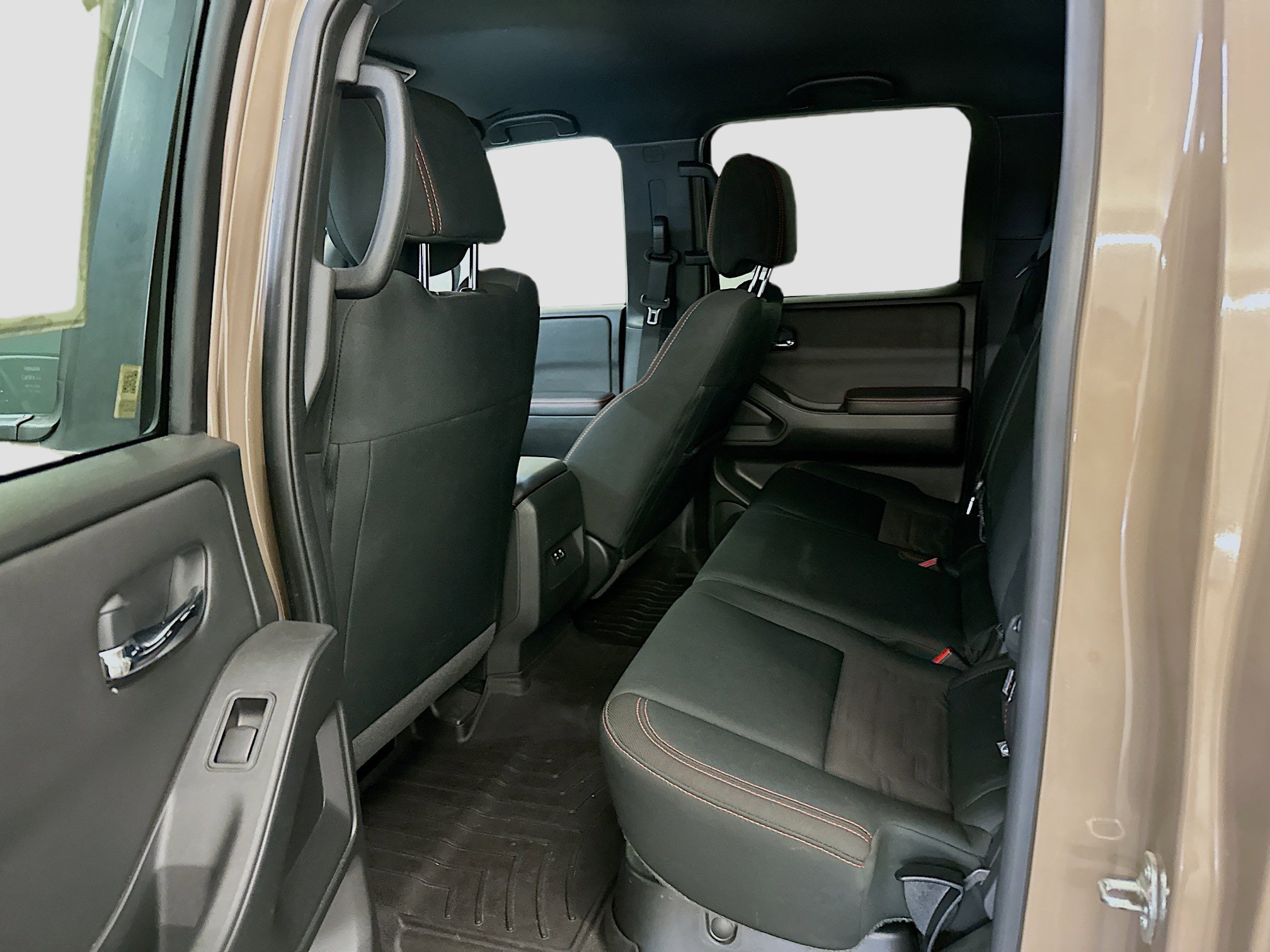 Used 2023 Nissan Frontier PRO-4X w/ Technology Package image 29