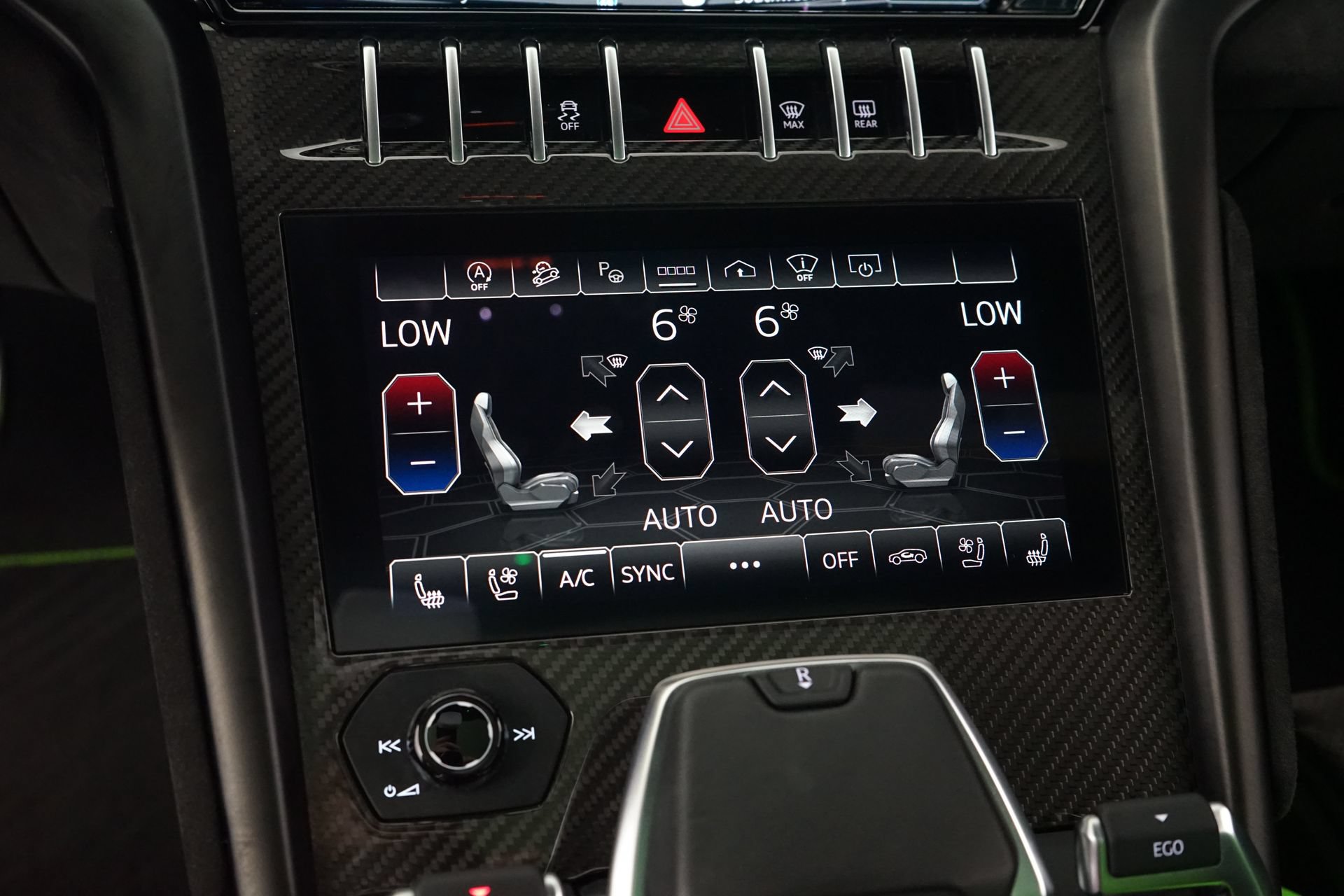 Used 2022 Lamborghini Urus AWD/4WD image 19