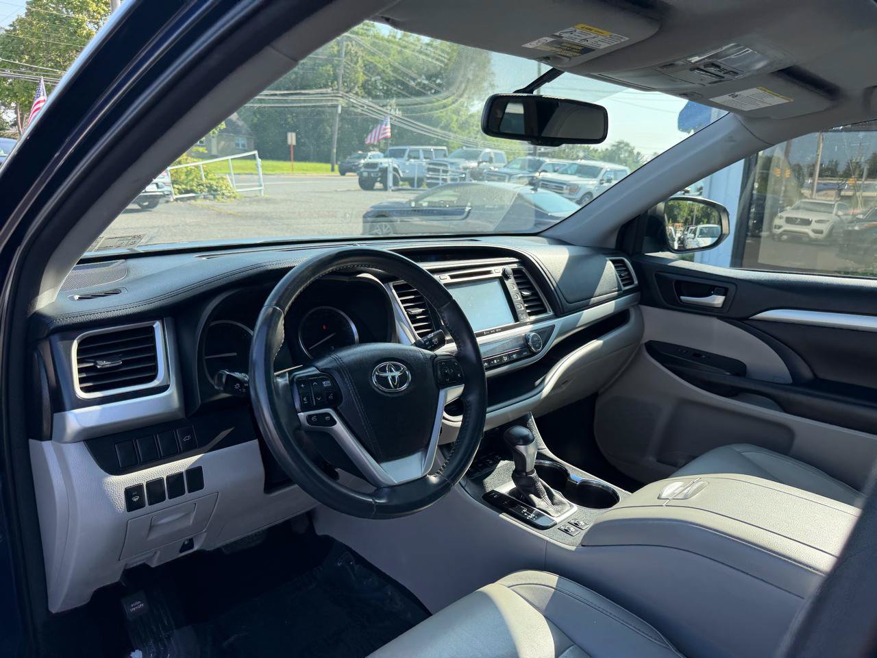 Used 2016 Toyota Highlander XLE w/ Protection Package #3 AWD/4WD image 10