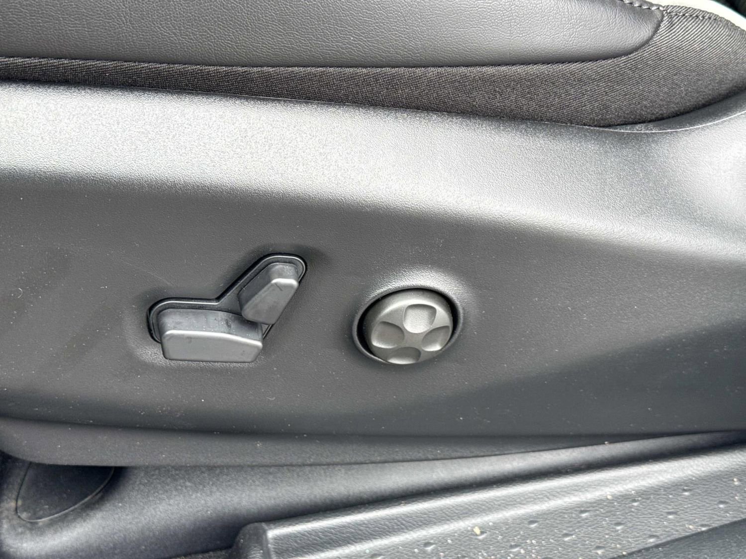 New 2026 Chrysler Pacifica Limited FWD image 29
