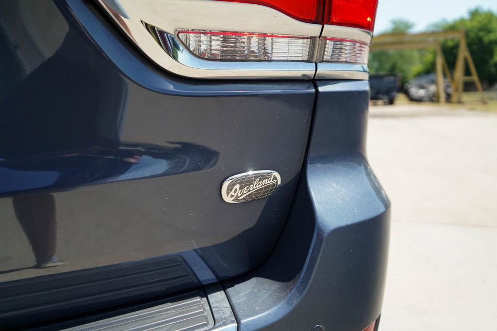 Used 2020 Jeep Grand Cherokee Overland AWD/4WD image 19
