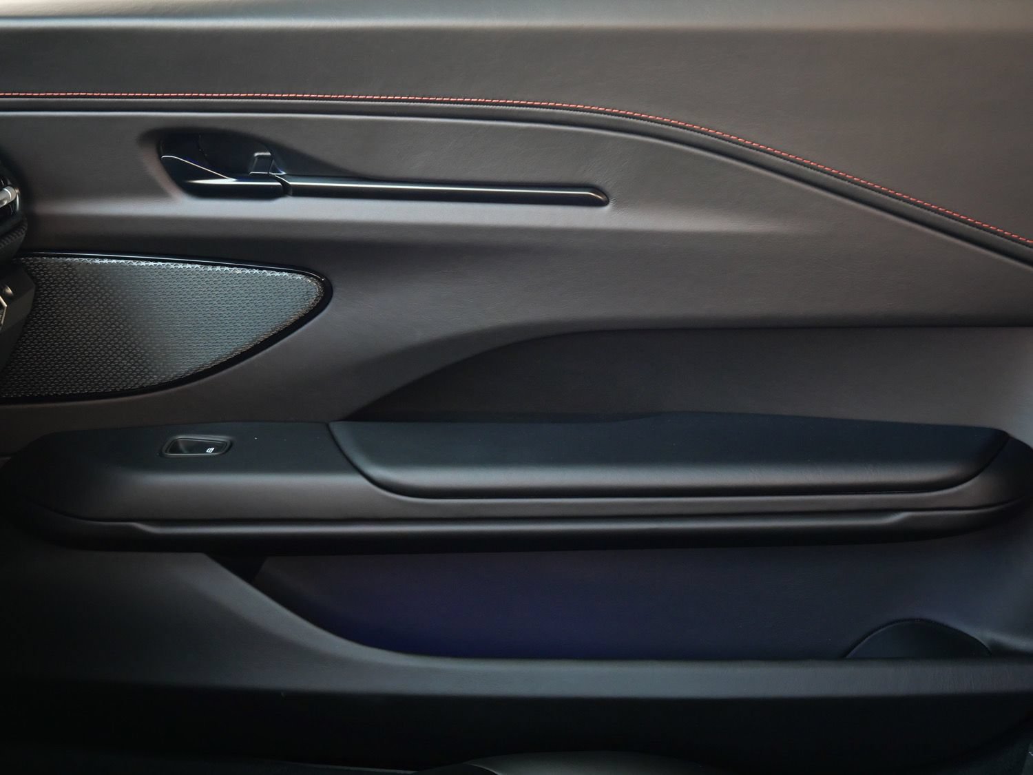 New 2026 Aston Martin V8 Vantage S RWD image 20
