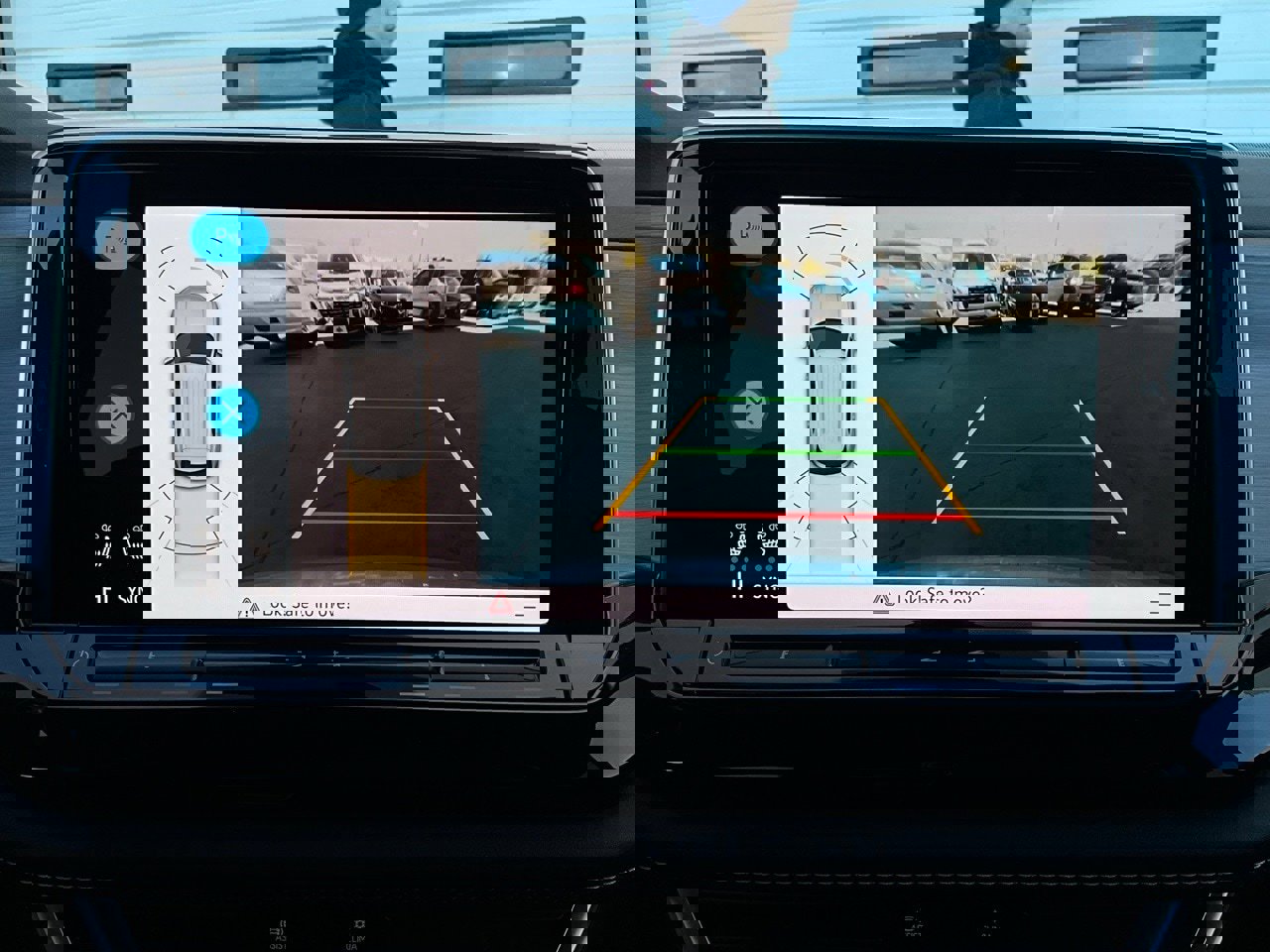 Used 2025 Volkswagen Atlas Cross Sport SE image 32