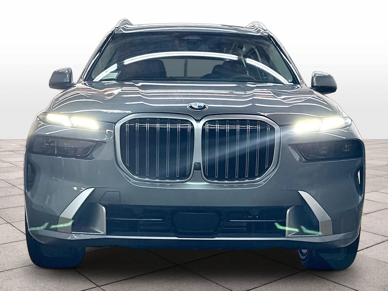 Used 2026 BMW X7 xDrive40i w/ Premium Package AWD/4WD image 3
