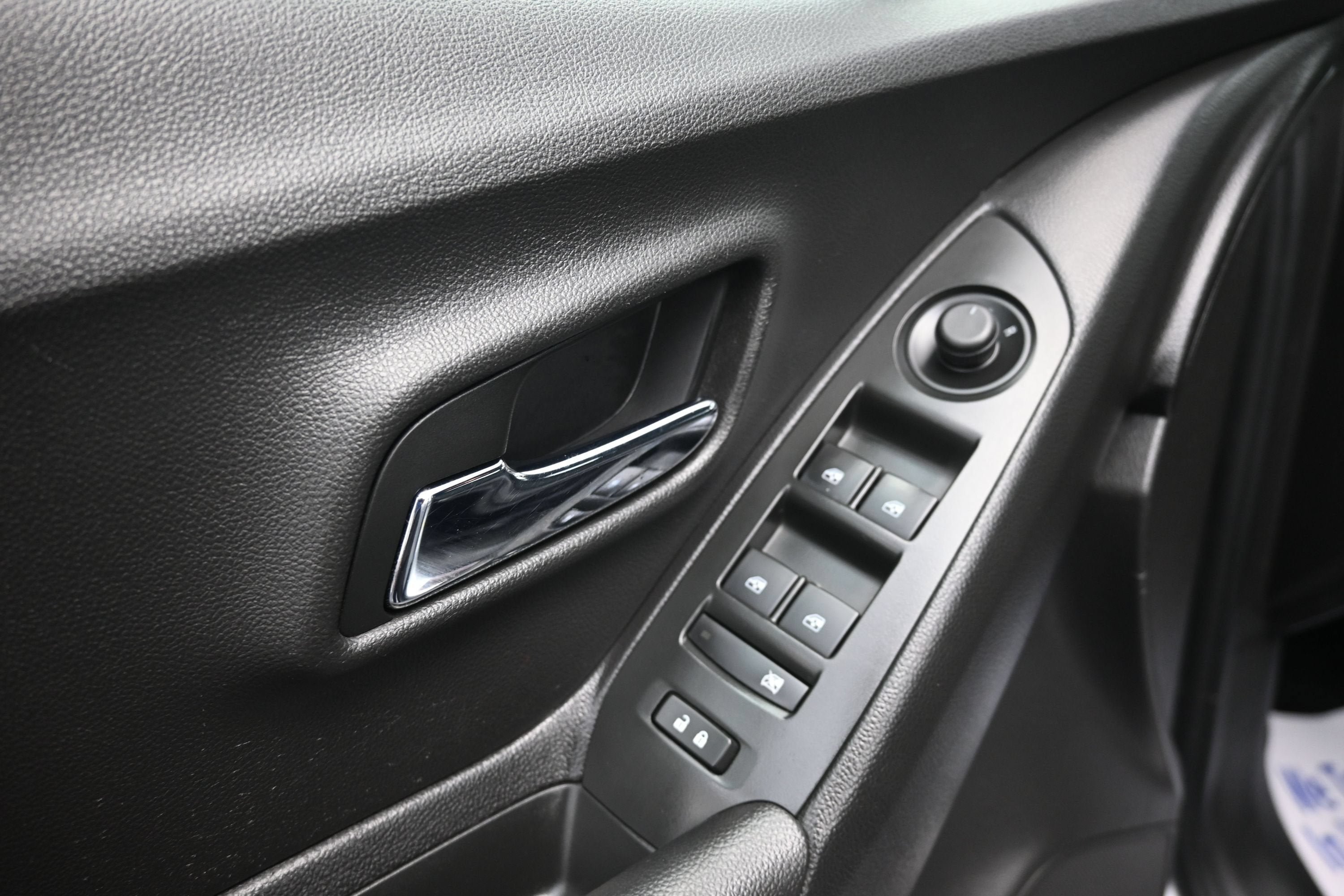 Used 2020 Chevrolet Trax LS FWD image 22