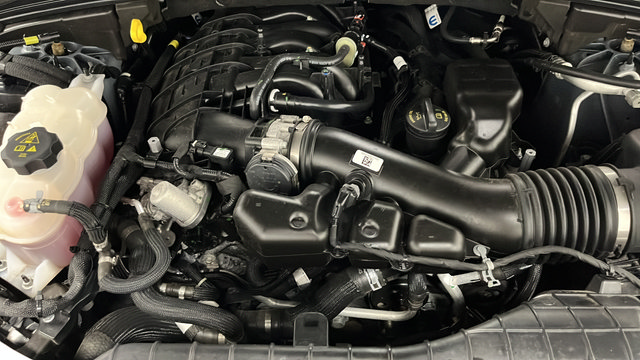 Used 2025 Jeep Grand Cherokee Overland AWD/4WD image 27
