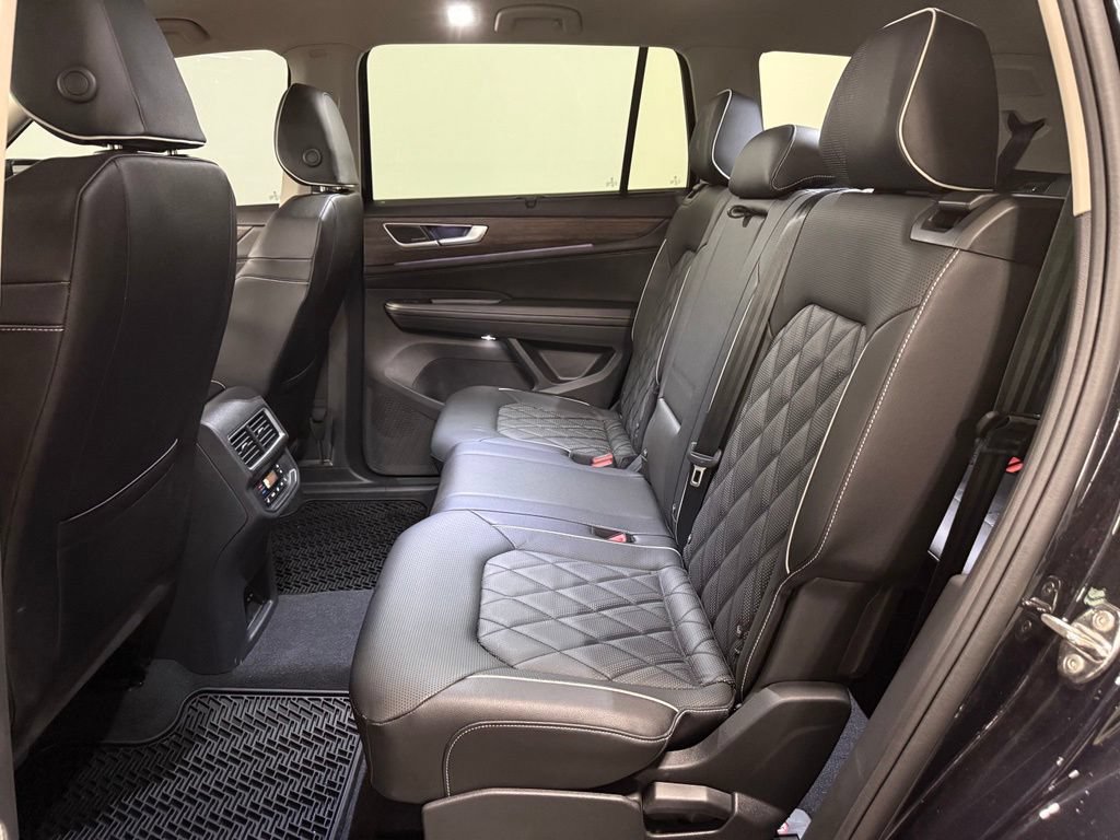 Used 2025 Volkswagen Atlas SEL Premium R-Line AWD/4WD image 10