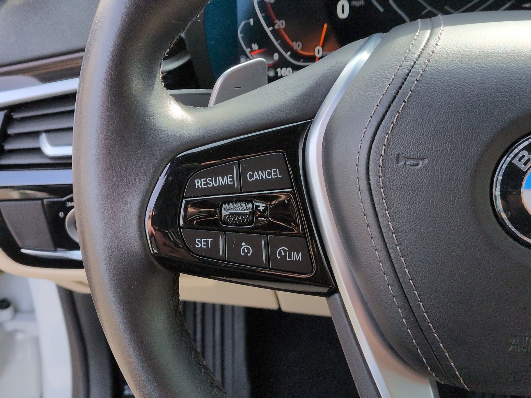 Certified 2022 BMW 540i image 19