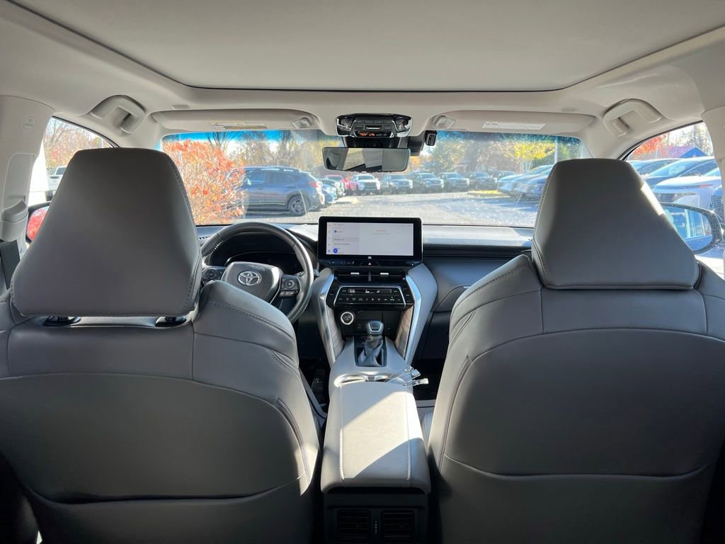 Used 2023 Toyota Venza Limited image 22