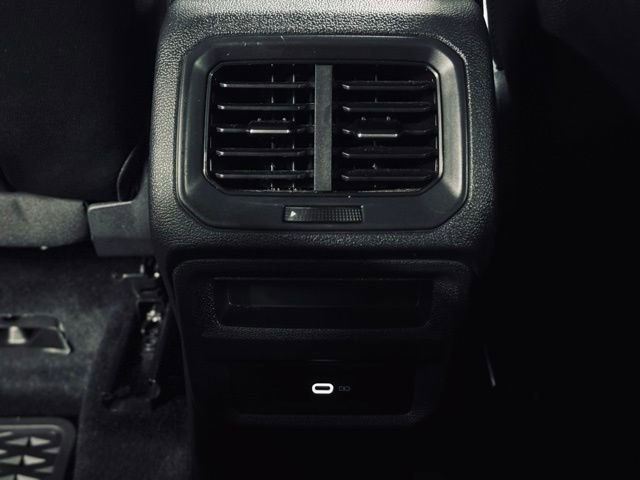 Used 2023 Volkswagen Taos SE w/ Panoramic Sunroof Package image 21