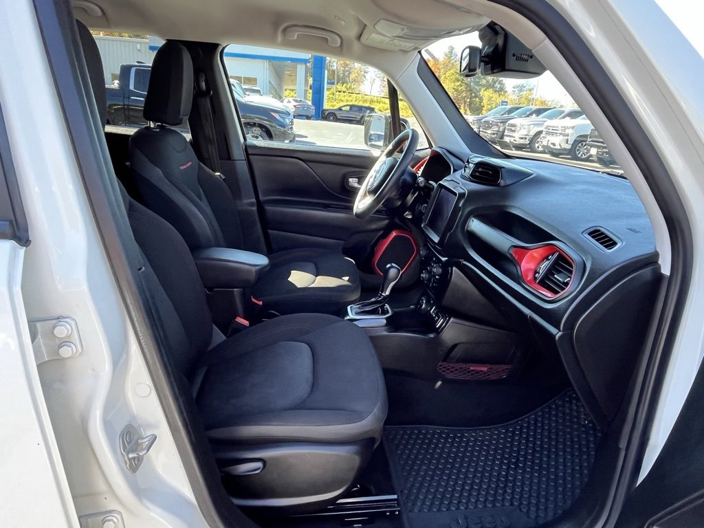 Used 2023 Jeep Renegade Trailhawk image 19