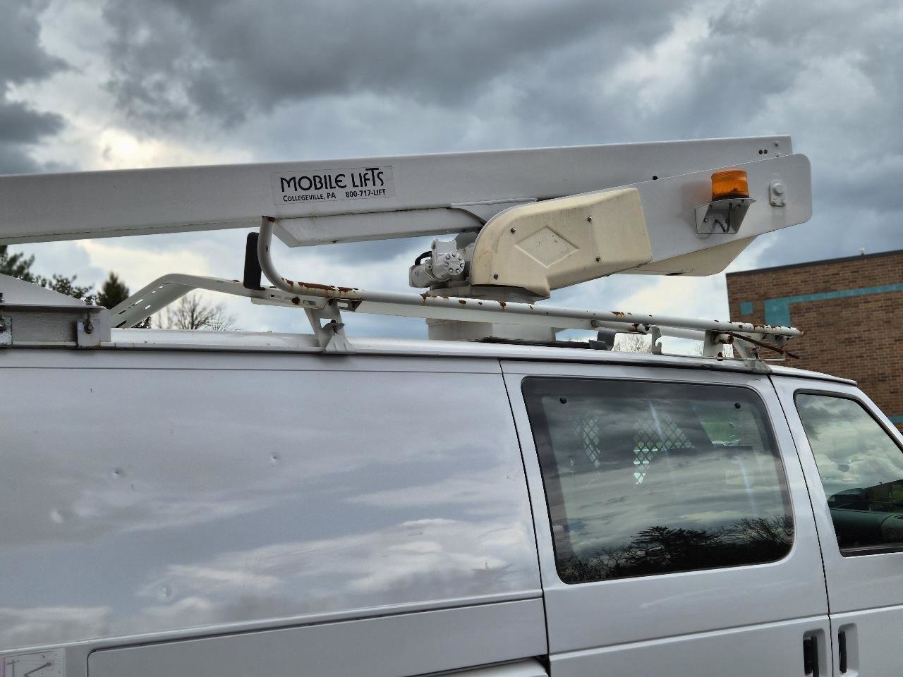 Used 2007 Ford E-350 and Econoline 350 Super Duty RWD image 6